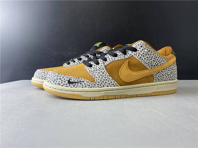 NIKE SB DUNK LOW PRO SAFARI - 1