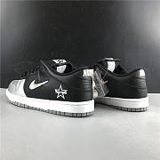 SUPREME x NIKE SB DUNK LOW JEWEL SWOOSH SILVER  - 3