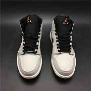 Air Jordan 1 Mid SE Light Bone 852542-002 - 4