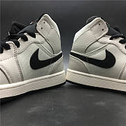 Air Jordan 1 Mid SE Light Bone 852542-002 - 5