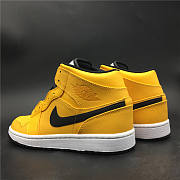 Air Jordan 1 Mid 'University Gold' 554724-700 - 3