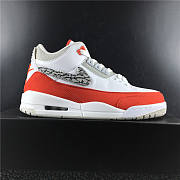 Air Jordan 3 Retro Tinker White University Red  - 4