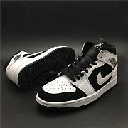 Air rJordan 1 Mid White Black 554724-113 - 2