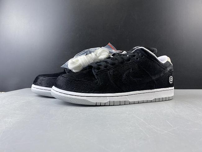 Medicom Toy x Nike SB Dunk Low “BE@RBRICK”  - 1