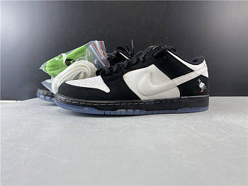 Nike SB Dunk Low Staple Panda Pigeon 