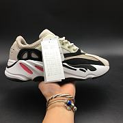 Yeezy Boost 700 Black Beige  - 5