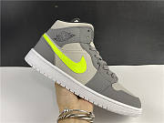 Air Jordan 1 Mid Gunsmoke Volt 554724-072 - 5