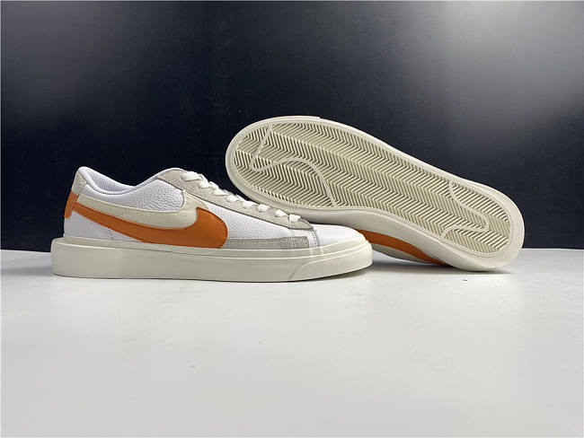  Sacai x Nike Blazer Low White Orange   - 1