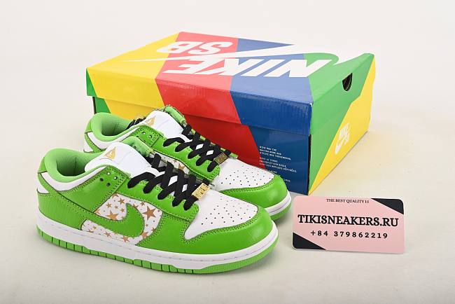 Supreme x Nike SB Dunk Low Mean Green  - 1