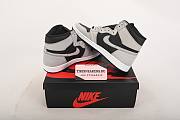 Jordan 1 Retro High Black White Light Smoke Grey  555088-035 - 4