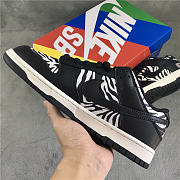 Nike SB Dunk Low Quartersnacks Zebra DM3510-001 - 3