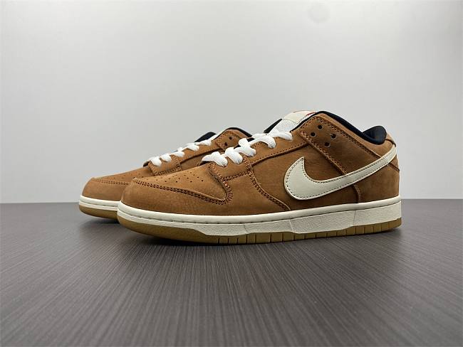 Nike SB Dunk Low Wheat DH1319-200  - 1