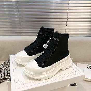 Alexander McQueen Tread Slick Low Lace Up Boots Black White