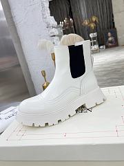 Alexander McQueen Wander Chelsea Boot Black Ivory 666368WHZ849360 - 4