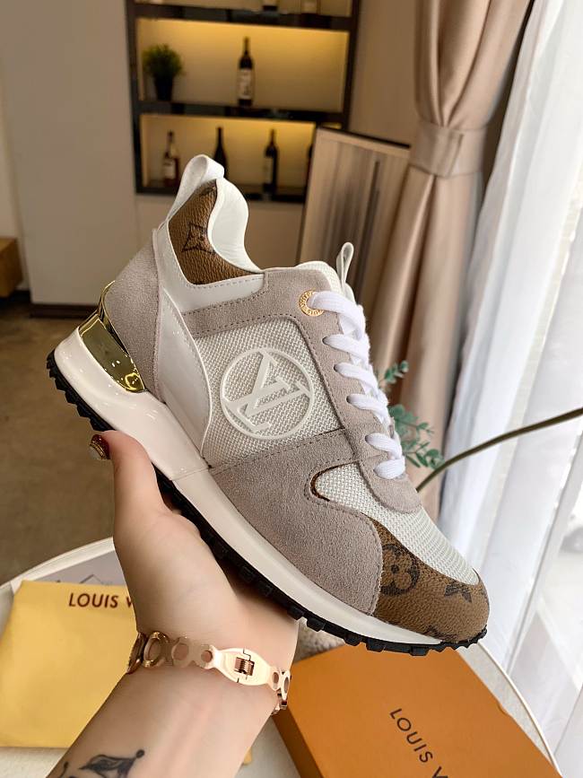 Luis Vuitton Run Away Sneaker Beige - 1