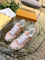 Luis Vuitton Run Away Sneaker Pink - 5