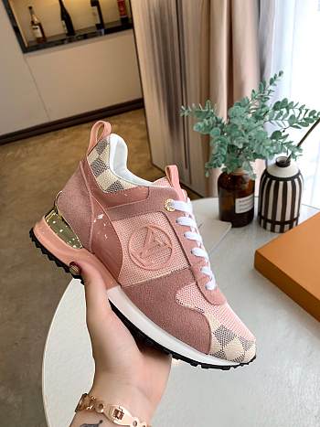 Luis Vuitton Run Away Sneakers Pink 