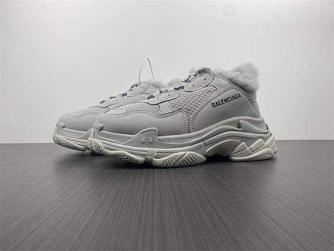 Balenciaga Triple S Fake Fur Grey 668562W3CQ51210 - 1