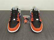 Nike Dunk Low EMB NBA 75th Anniversary Knicks DD3363-002 - 2