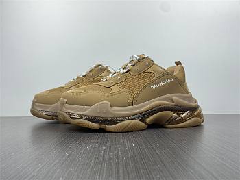  Balenciaga Triple S Sneaker Beige