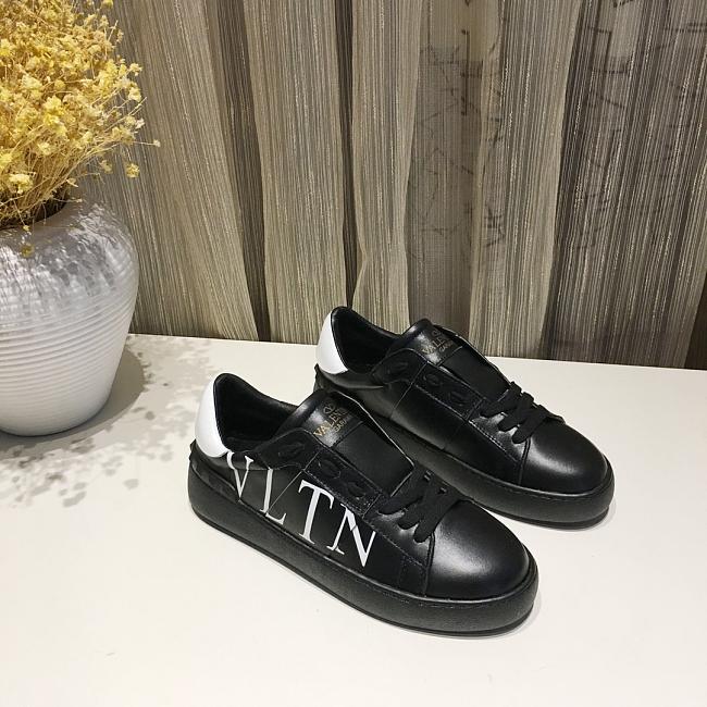 Valentino Garavani Open Sneaker VLTN logo print Black white - 1