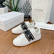 Valentino Garavani Open Sneaker white black star - 4