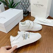 Valentino Garavani Rockstud Untitled white calfskin sneaker heart - 6