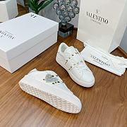 Valentino Garavani Rockstud Untitled white calfskin sneaker heart - 5