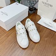 Valentino Garavani Rockstud Untitled white calfskin sneaker heart - 4