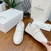 Valentino Garavani Rockstud Untitled sneaker in calfskin leather white - 3