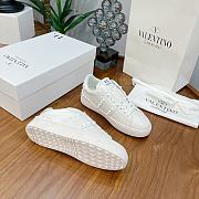 Valentino Garavani Rockstud Untitled white sneaker in calfskin leather - 6