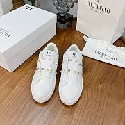 Valentino Garavani Rockstud Untitled sneaker in white calfskin leather - 5