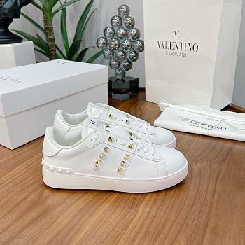 Valentino Garavani Rockstud Untitled sneaker in white calfskin leather