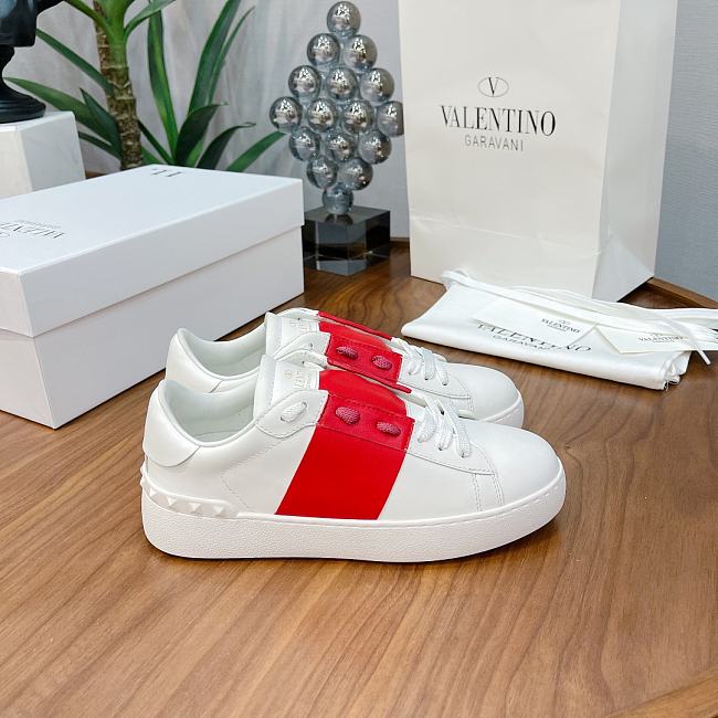 Valentino Garavani Open sneaker with contrast calfskin band red - 1