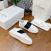 Valentino Garavani Open sneaker with contrast calfskin band black - 2