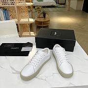 YSL COURT CLASSIC SL/06 EMBROIDERED SNEAKER IN LEATHER OPTIC WHITE - 2