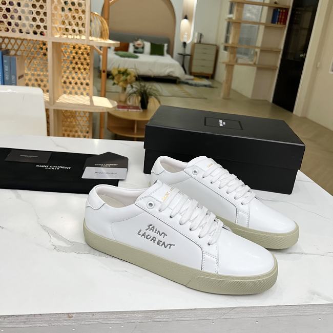 YSL COURT CLASSIC SL/06 EMBROIDERED SNEAKER IN LEATHER OPTIC WHITE - 1