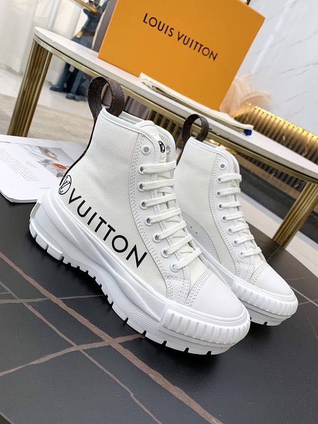 LV SQUAD SNEAKER BOOT HIGH WHITE - 1