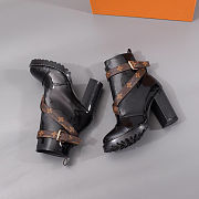 LOUIS VUITTION ANKLE BOOT_Cross Patterns - 2