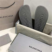 BALENCIAGA Black Logo Wavy Pool Slides - 2