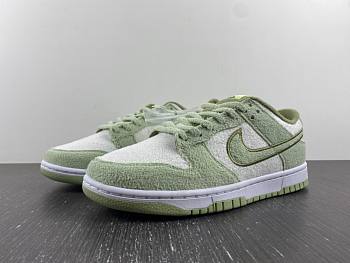 Nike Dunk Low SE Fleece Pack Honeydew (W) DQ7579-300