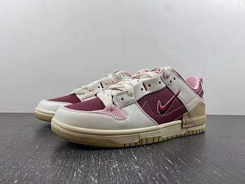 Nike Dunk Low Disrupt 2 Valentine's Day (Women's) FD4617-667